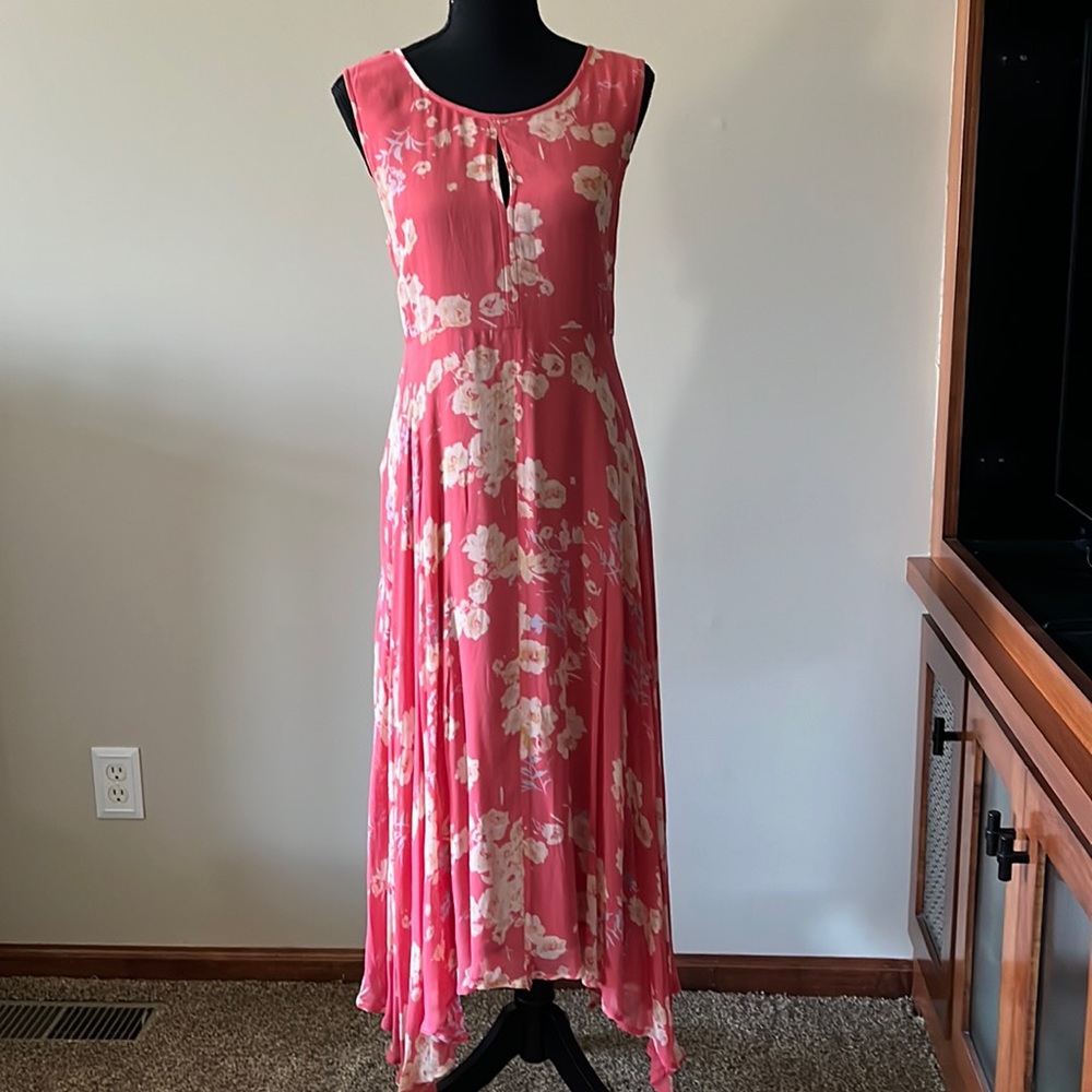 Sundance beautiful dress. Worn once. Like new. No stains/spots. Fully lined.